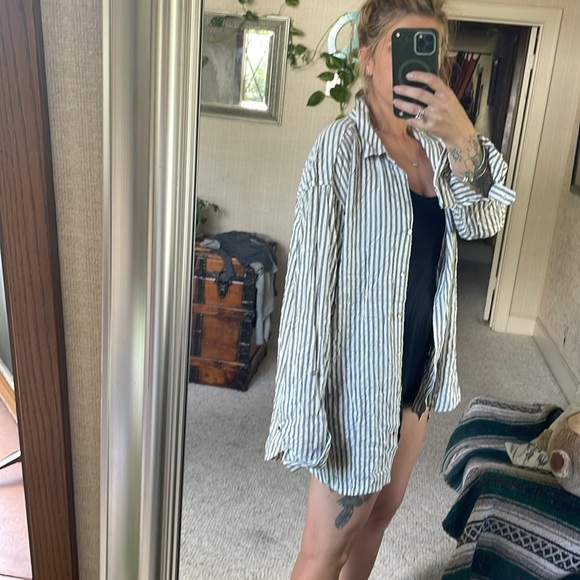Jane + Delancey Coastal Gray Blue and White Striped Button Down Shirt - Picture 3 of 14